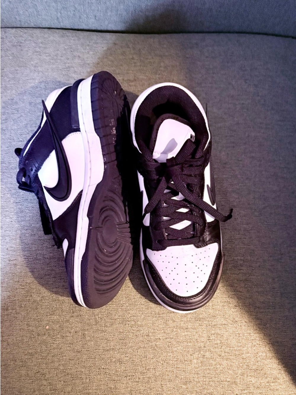Size 7 Nike Black White Low-Top Athletic Shoes